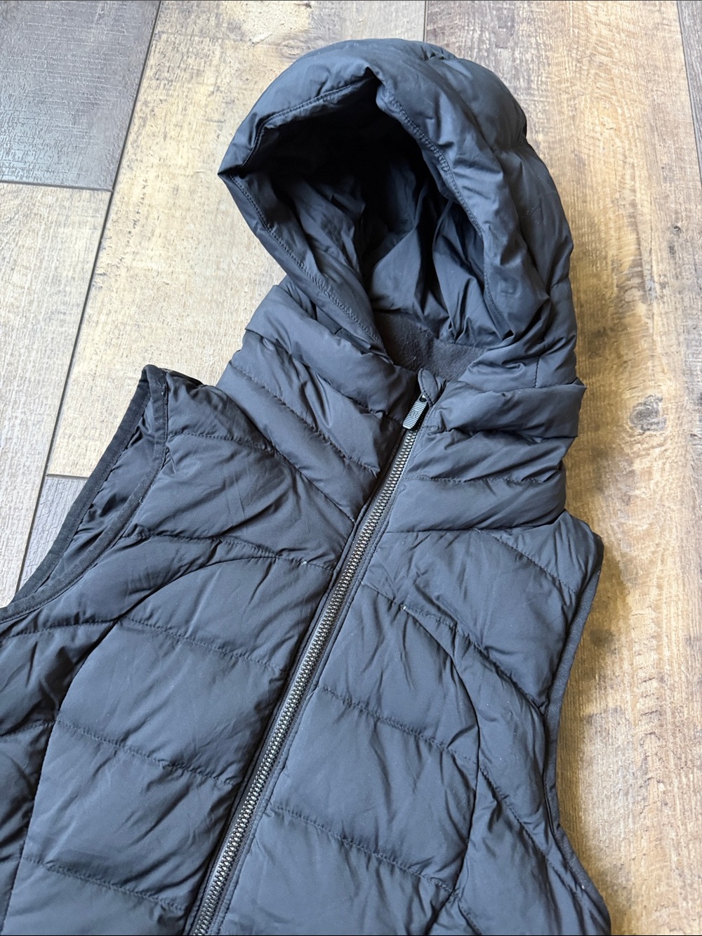 lululemon athletica Black Hooded Quilted Puffer Vest - Picture 4 of 4